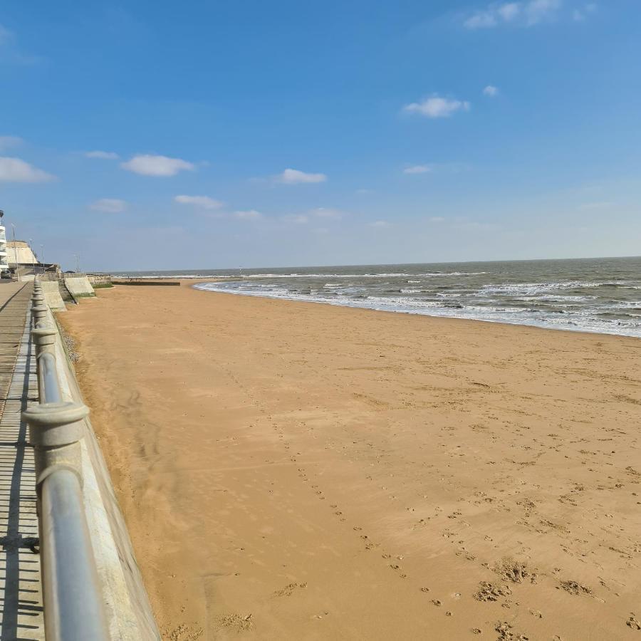 Shore Thing Beachfront Apartment Ramsgate - Sleeps 4 Eksteriør billede