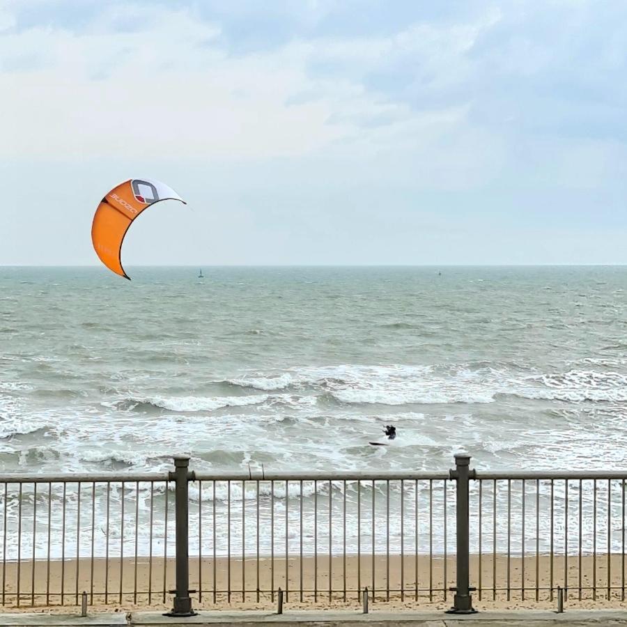 Shore Thing Beachfront Apartment Ramsgate - Sleeps 4 Eksteriør billede