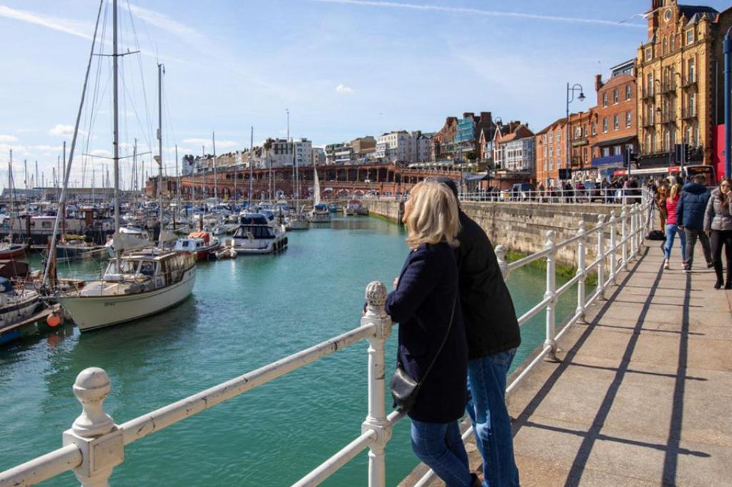 Shore Thing Beachfront Apartment Ramsgate - Sleeps 4 Eksteriør billede